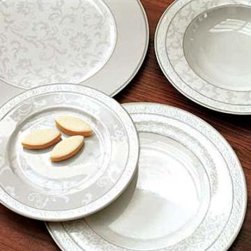 Villeroy & Boch porcelain, glass, cutlery
